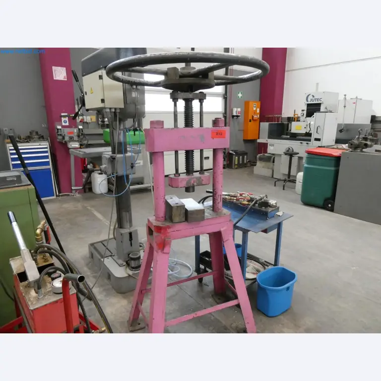 Engel Spritzgießmaschinen und Maschinen aus der Kunststoffindustrie-1