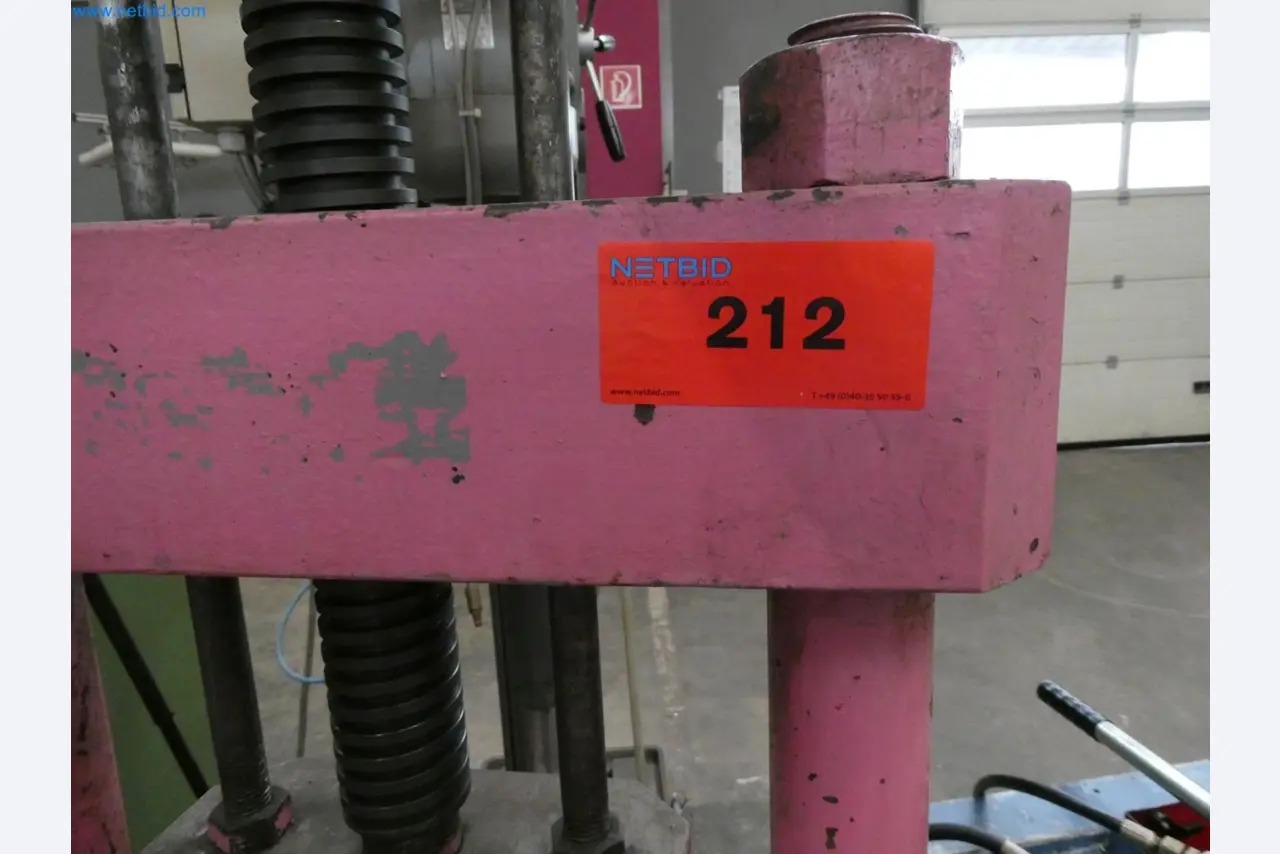 Engel Spritzgießmaschinen und Maschinen aus der Kunststoffindustrie-3