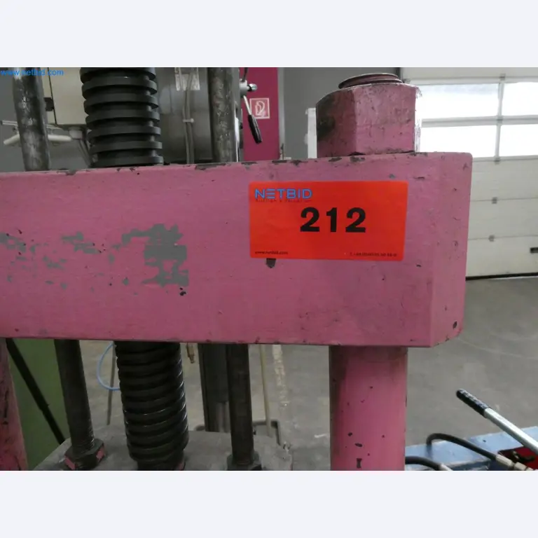 Engel Spritzgießmaschinen und Maschinen aus der Kunststoffindustrie-3