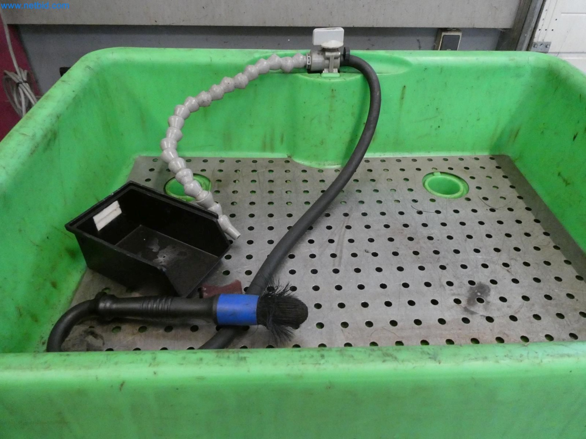 Engel Spritzgießmaschinen und Maschinen aus der Kunststoffindustrie-5