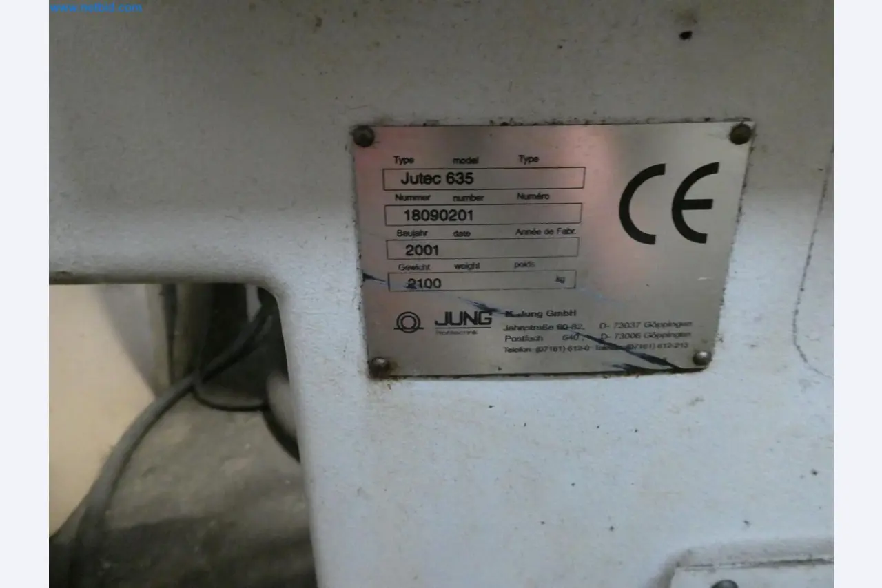 Engel Spritzgießmaschinen und Maschinen aus der Kunststoffindustrie-1