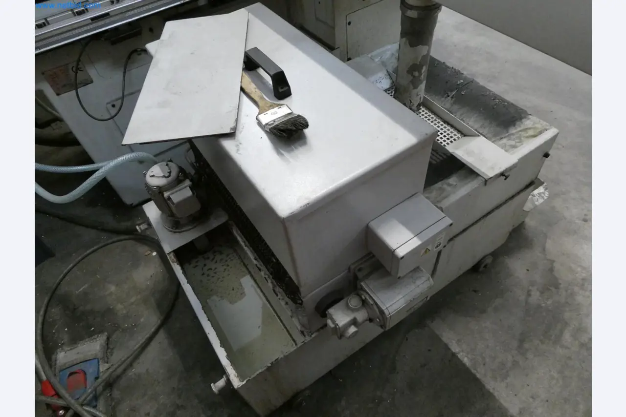 Engel Spritzgießmaschinen und Maschinen aus der Kunststoffindustrie-2