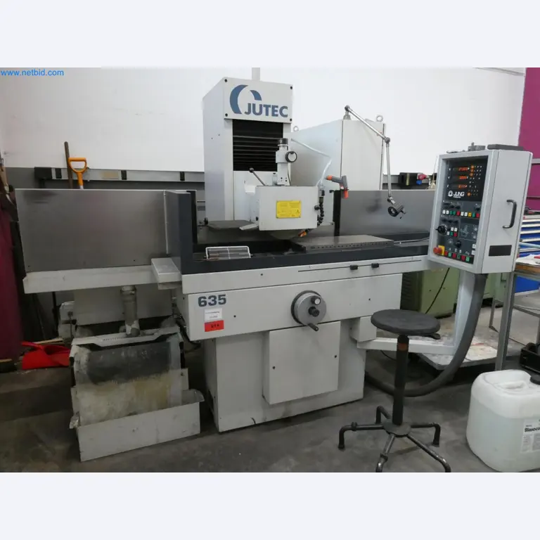 Engel Spritzgießmaschinen und Maschinen aus der Kunststoffindustrie-3