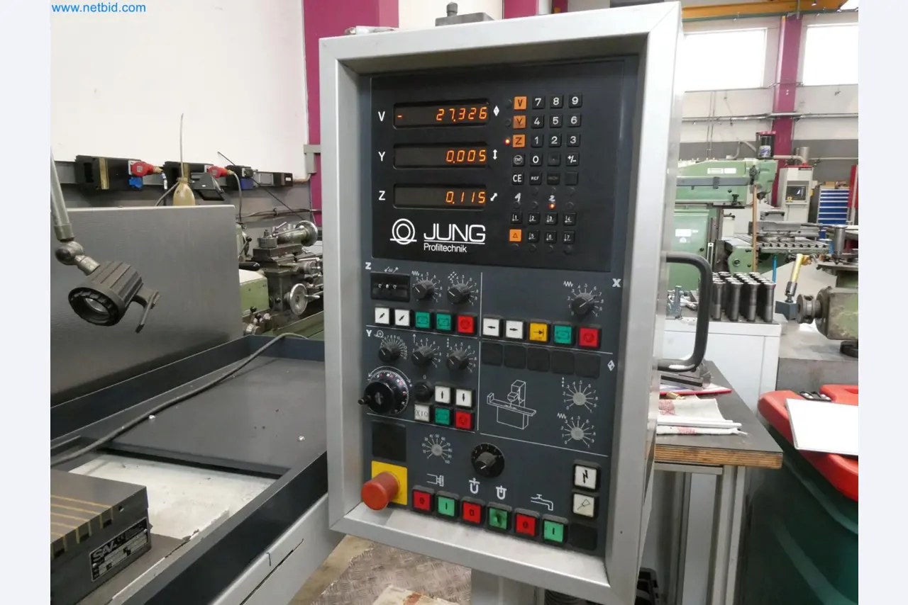 Engel Spritzgießmaschinen und Maschinen aus der Kunststoffindustrie-5