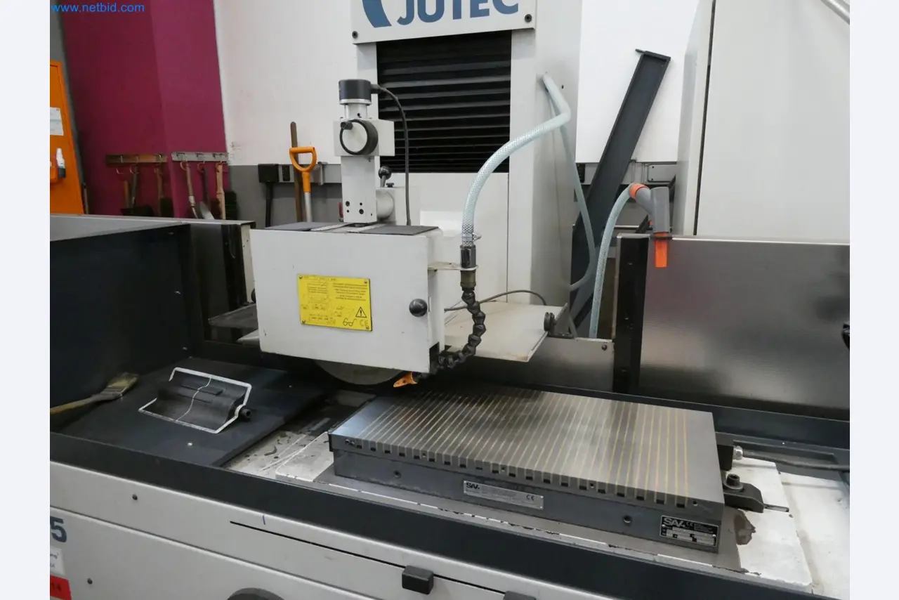 Engel Spritzgießmaschinen und Maschinen aus der Kunststoffindustrie-6