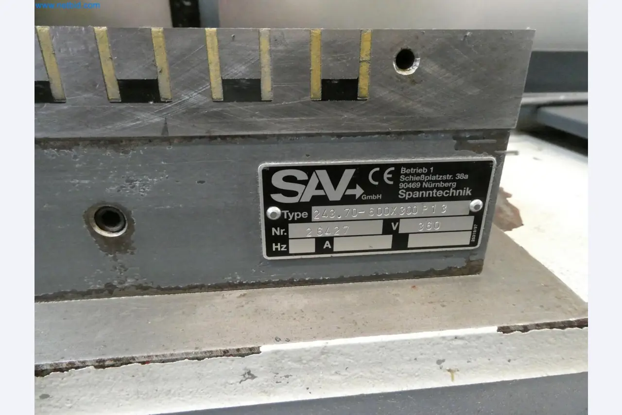 Engel Spritzgießmaschinen und Maschinen aus der Kunststoffindustrie-7