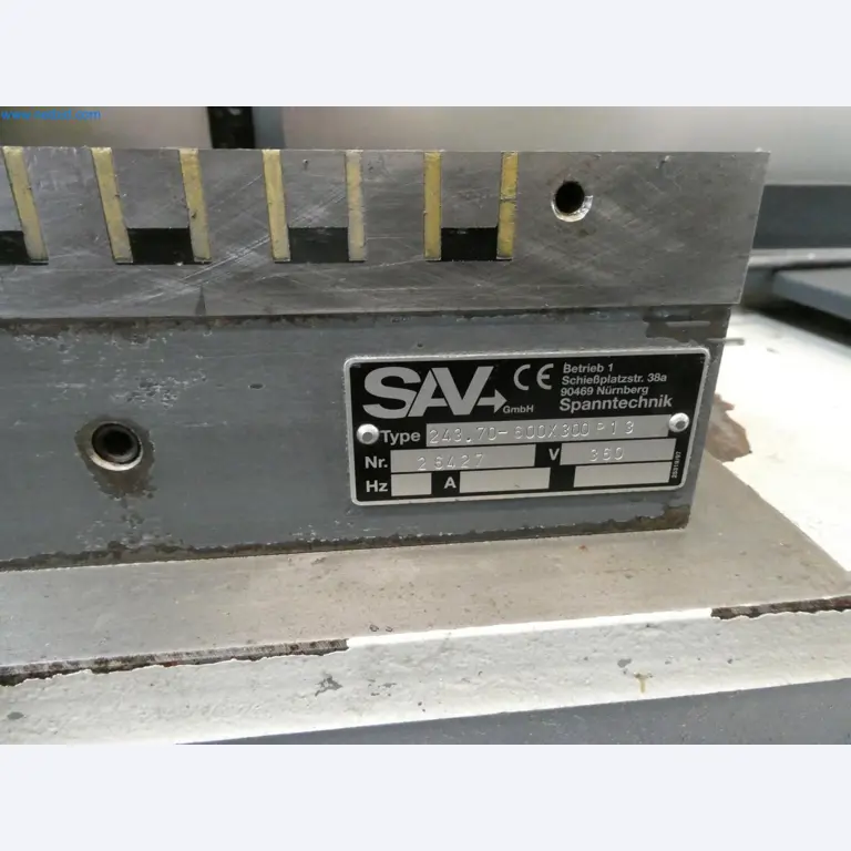 Engel Spritzgießmaschinen und Maschinen aus der Kunststoffindustrie-7