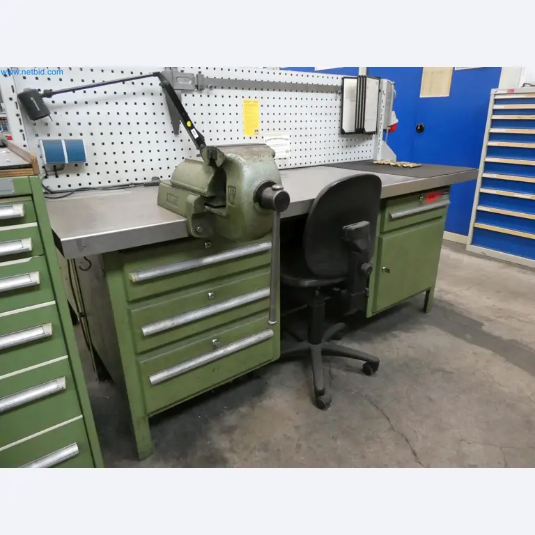 Engel Spritzgießmaschinen und Maschinen aus der Kunststoffindustrie-1