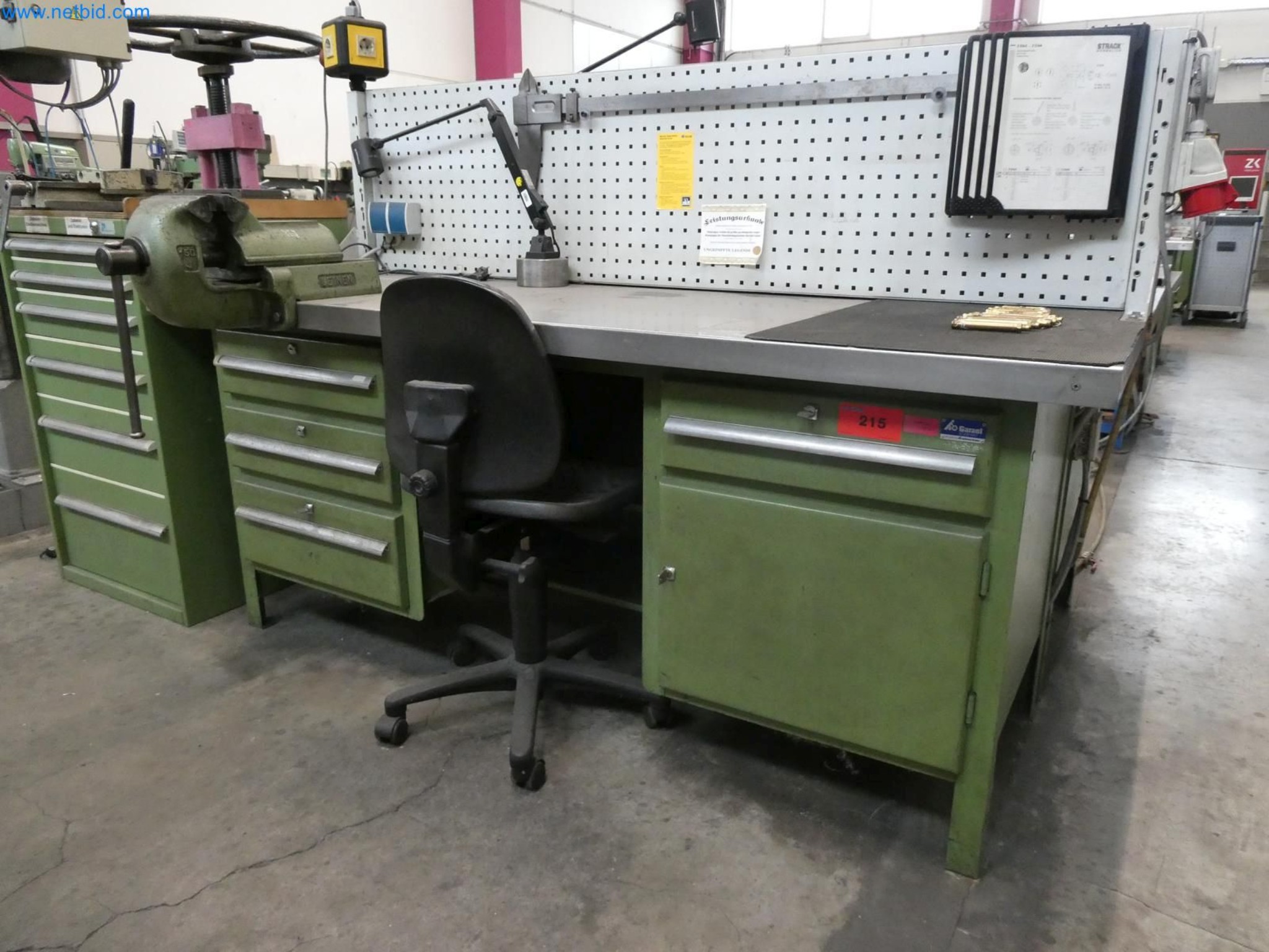 Engel Spritzgießmaschinen und Maschinen aus der Kunststoffindustrie-2