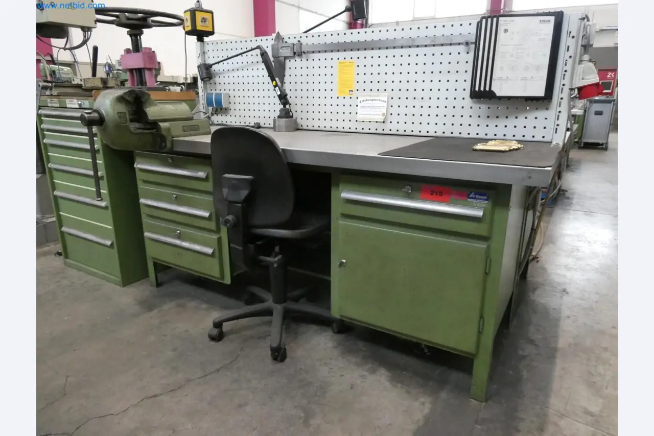 Engel Spritzgießmaschinen und Maschinen aus der Kunststoffindustrie-2