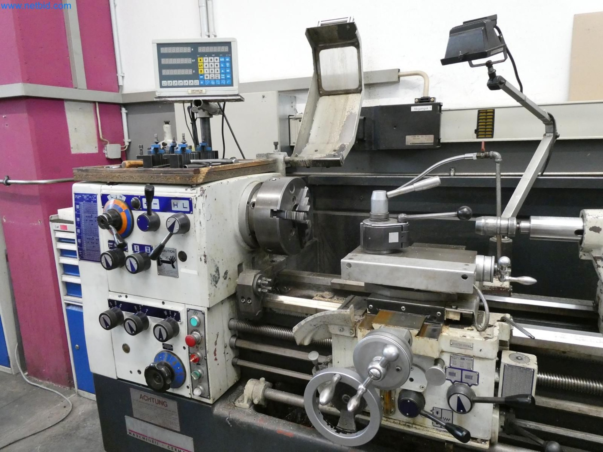 Engel Spritzgießmaschinen und Maschinen aus der Kunststoffindustrie-4