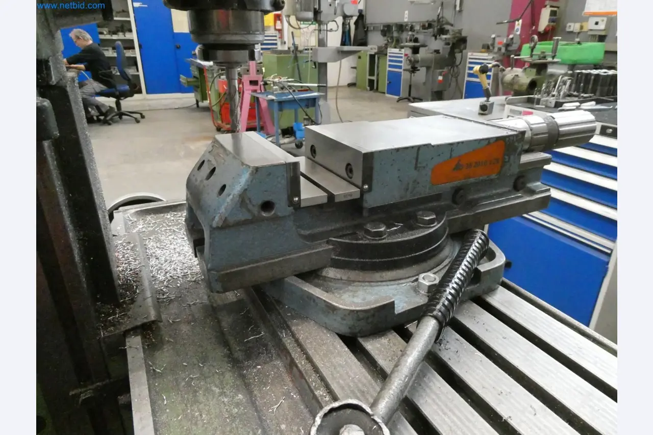 Engel Spritzgießmaschinen und Maschinen aus der Kunststoffindustrie-6