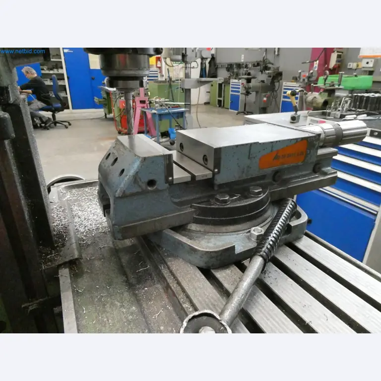 Engel Spritzgießmaschinen und Maschinen aus der Kunststoffindustrie-6