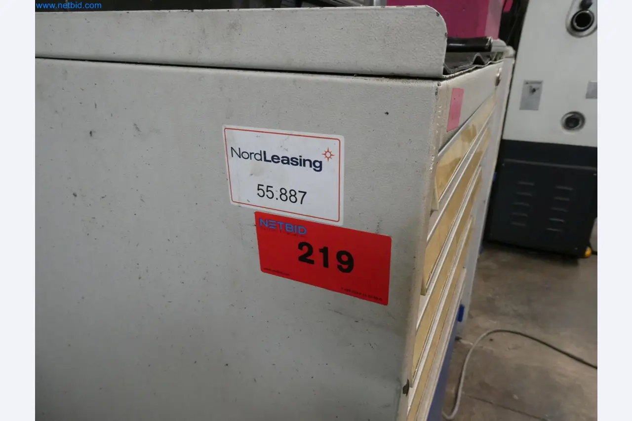 Engel Spritzgießmaschinen und Maschinen aus der Kunststoffindustrie-2