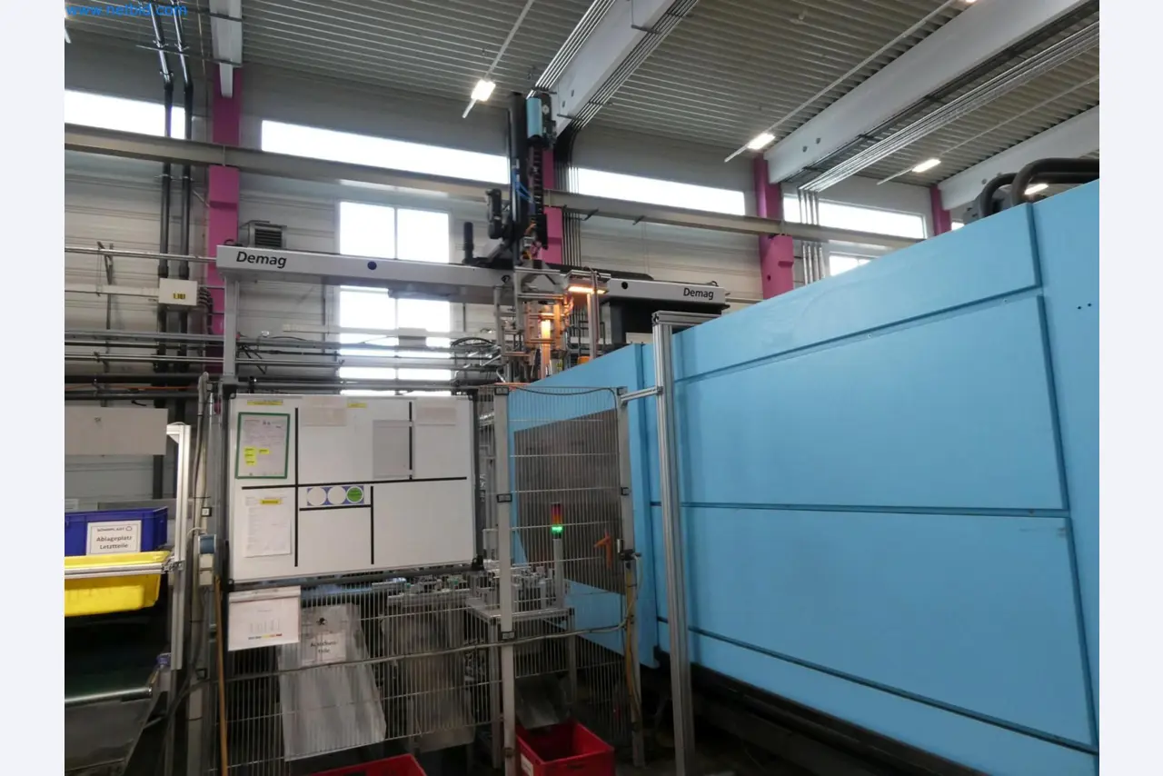 Engel Spritzgießmaschinen und Maschinen aus der Kunststoffindustrie-13