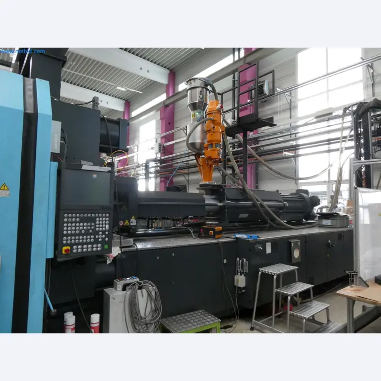 Engel Spritzgießmaschinen und Maschinen aus der Kunststoffindustrie-3