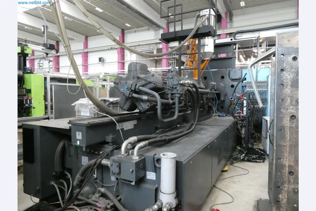 Engel Spritzgießmaschinen und Maschinen aus der Kunststoffindustrie-8