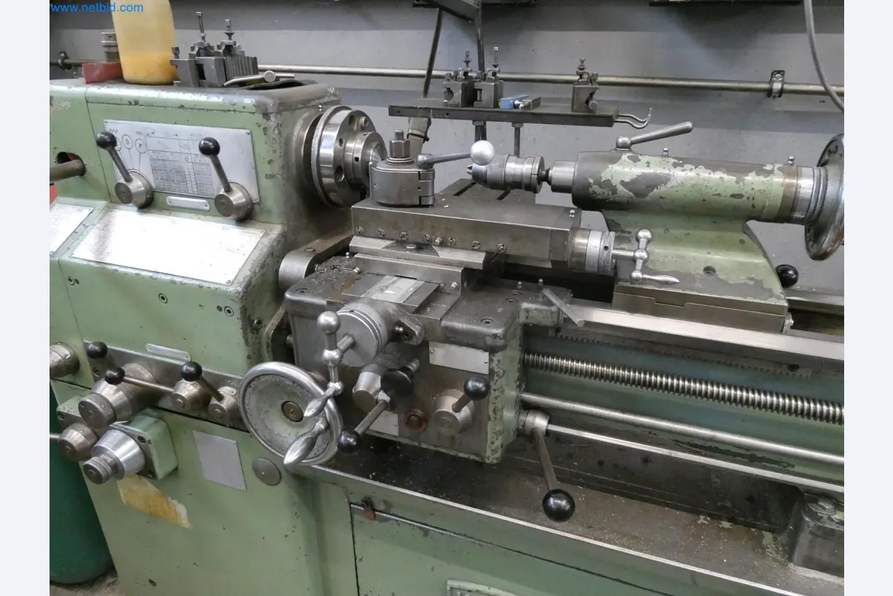 Engel Spritzgießmaschinen und Maschinen aus der Kunststoffindustrie-1