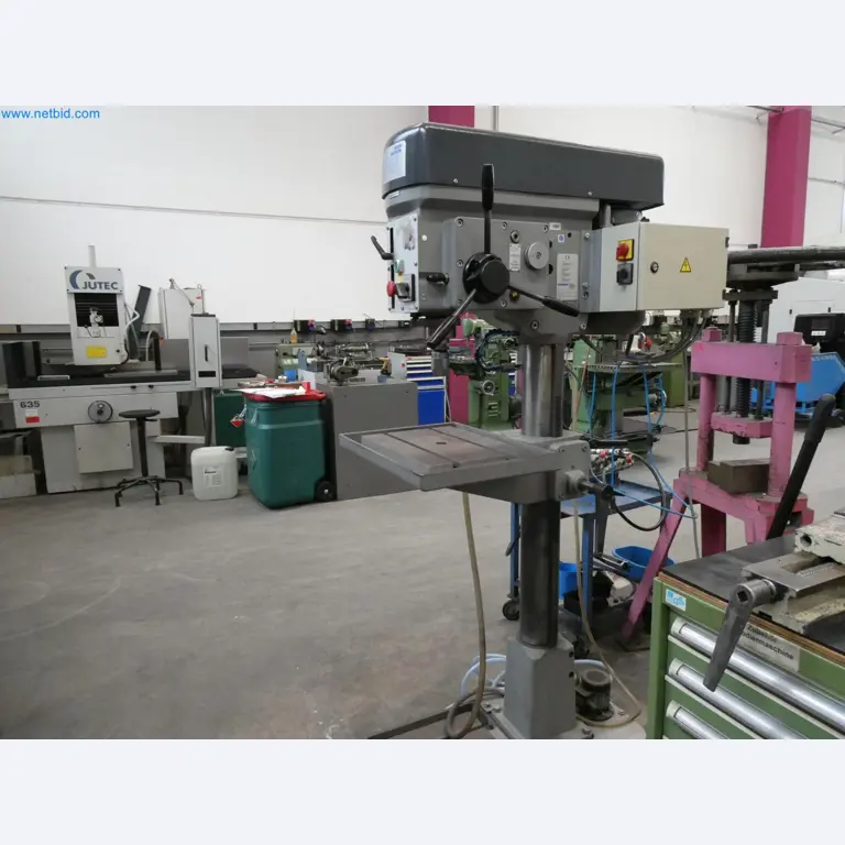 Engel Spritzgießmaschinen und Maschinen aus der Kunststoffindustrie-1