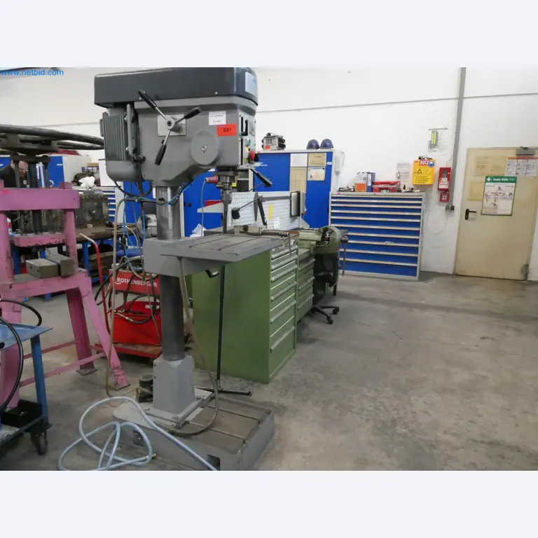 Engel Spritzgießmaschinen und Maschinen aus der Kunststoffindustrie-2