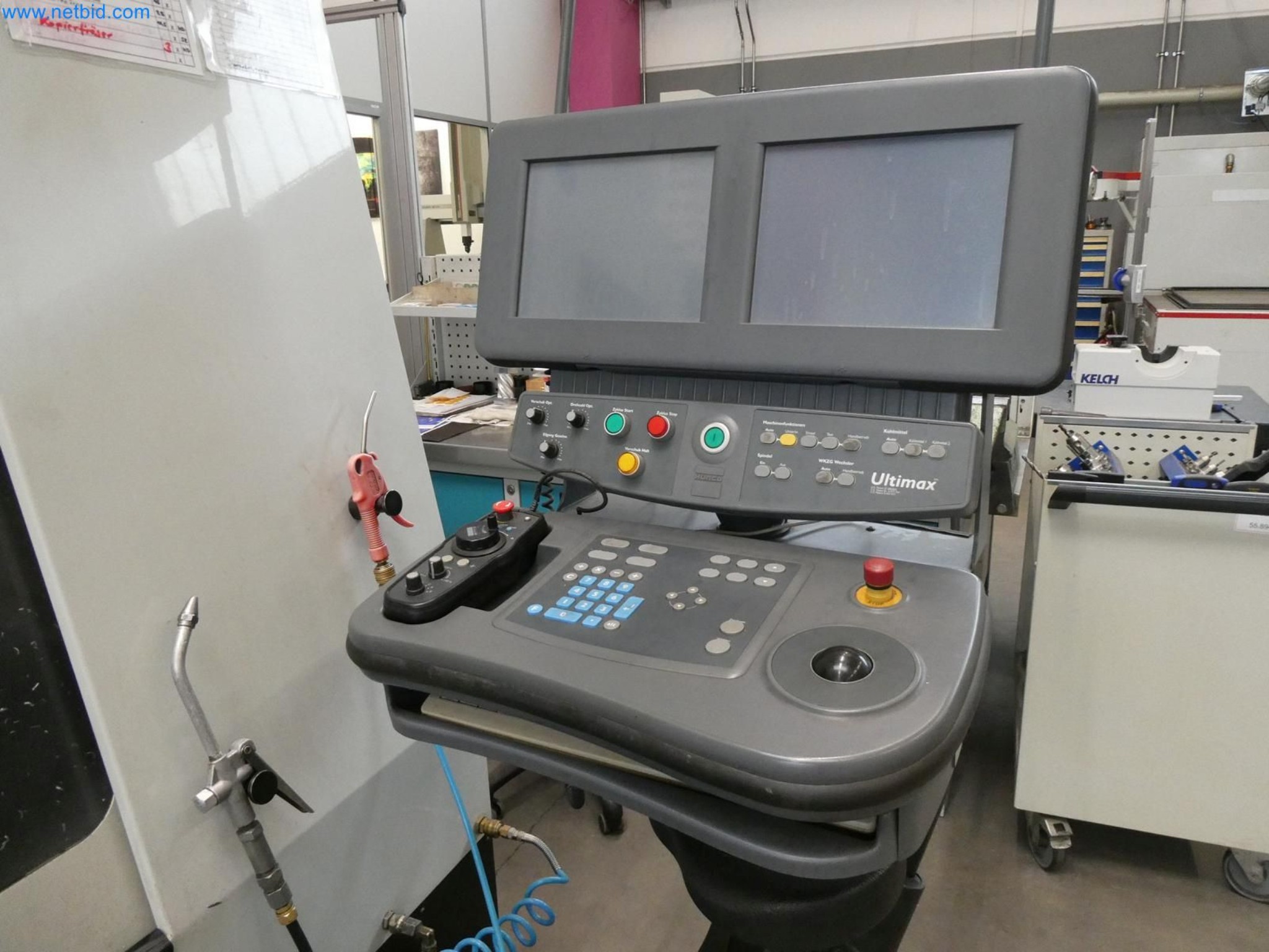 Engel Spritzgießmaschinen und Maschinen aus der Kunststoffindustrie-3