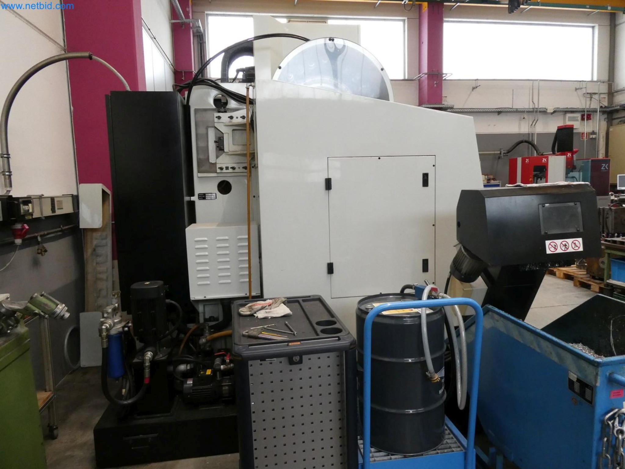 Engel Spritzgießmaschinen und Maschinen aus der Kunststoffindustrie-4