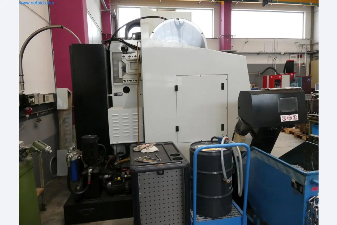 Engel Spritzgießmaschinen und Maschinen aus der Kunststoffindustrie-4