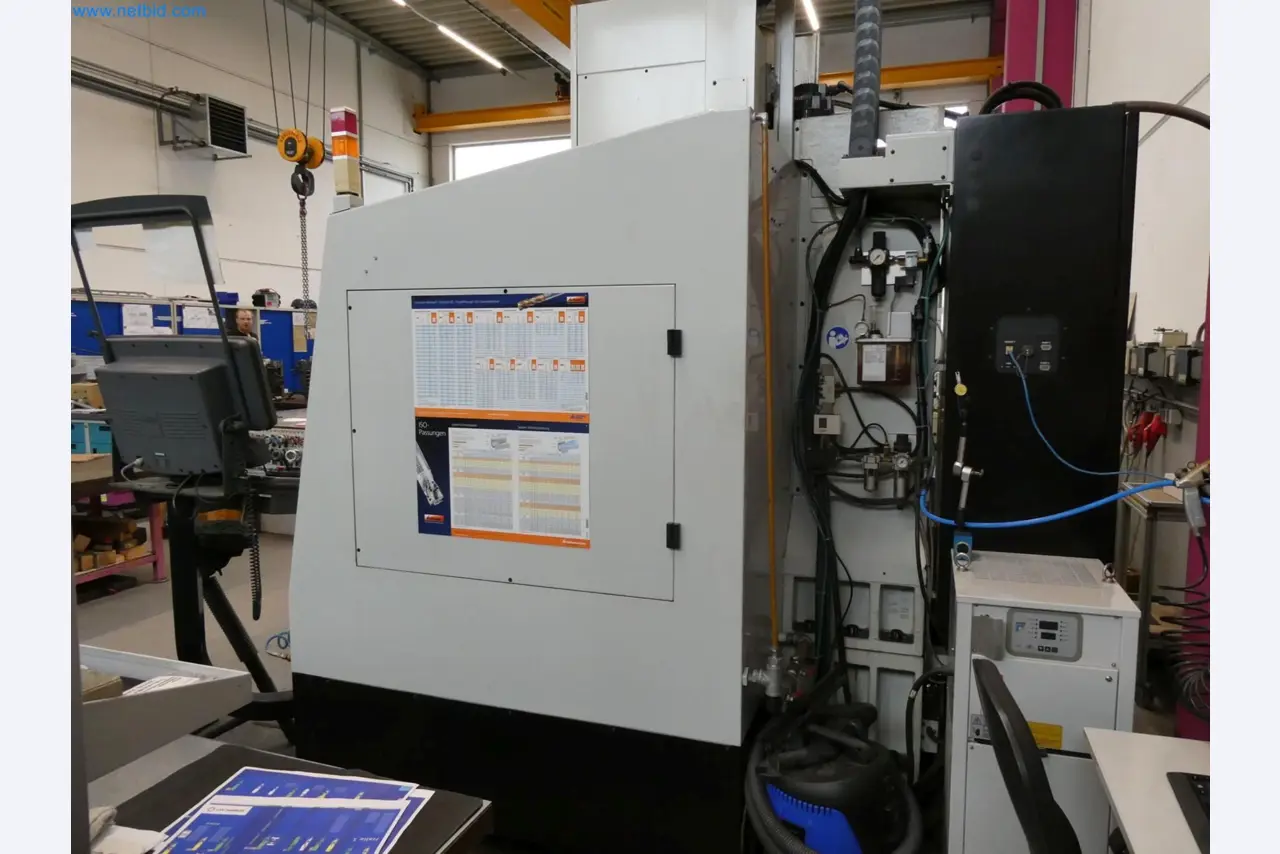 Engel Spritzgießmaschinen und Maschinen aus der Kunststoffindustrie-5