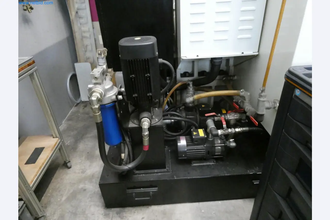 Engel Spritzgießmaschinen und Maschinen aus der Kunststoffindustrie-9