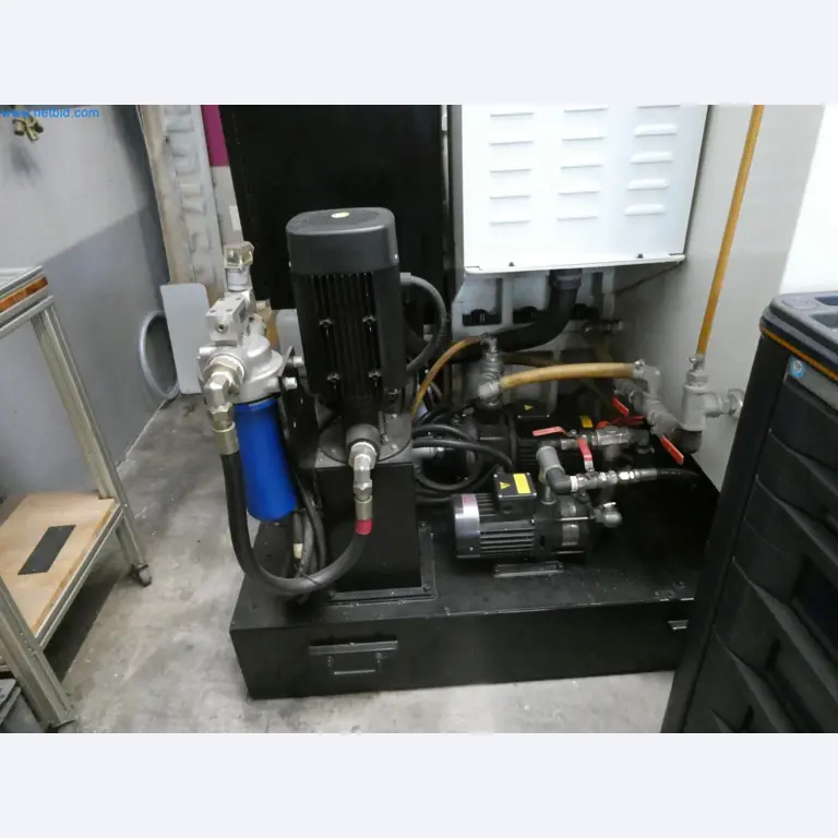 Engel Spritzgießmaschinen und Maschinen aus der Kunststoffindustrie-9