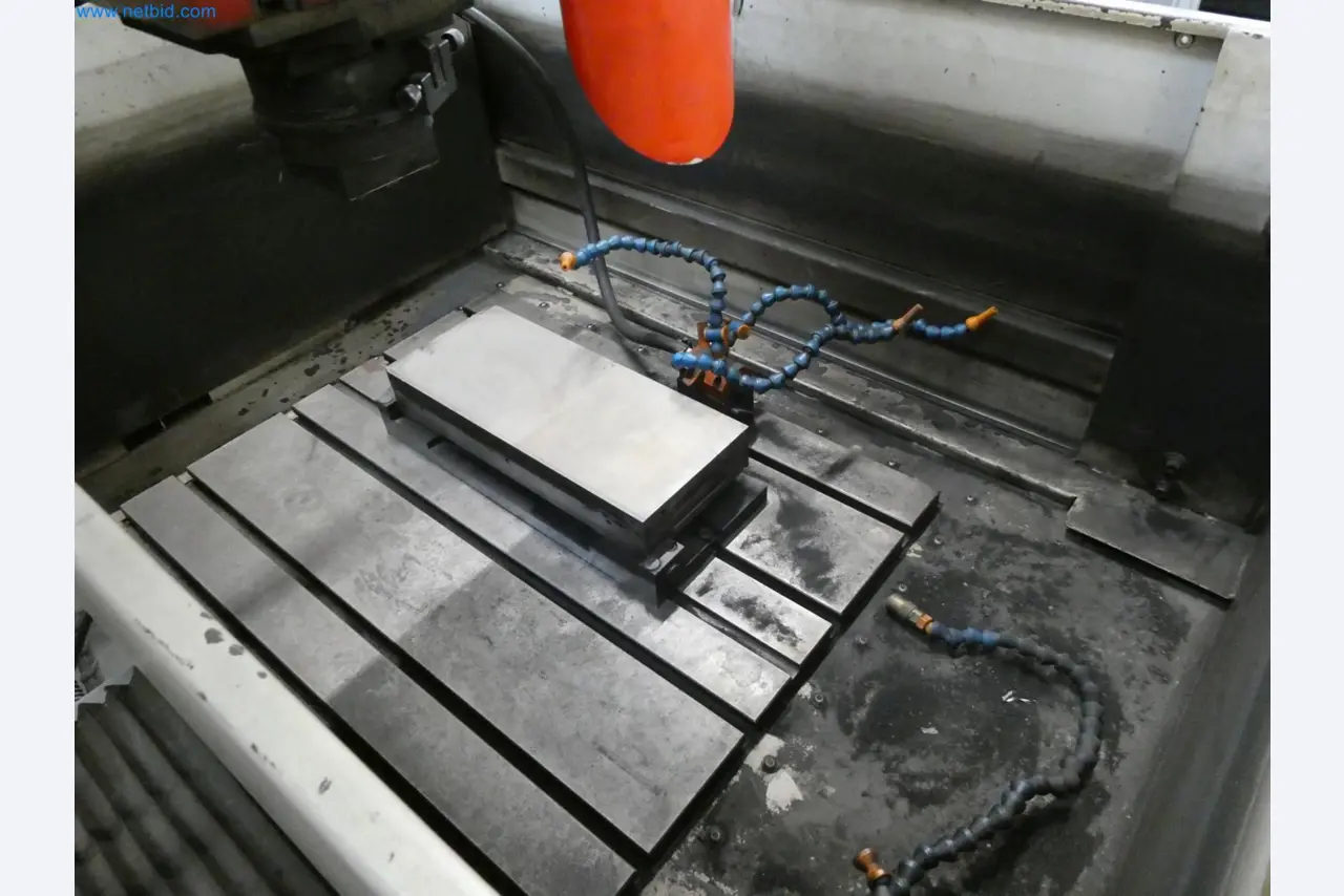 Engel Spritzgießmaschinen und Maschinen aus der Kunststoffindustrie-4