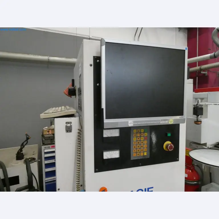 Engel Spritzgießmaschinen und Maschinen aus der Kunststoffindustrie-5