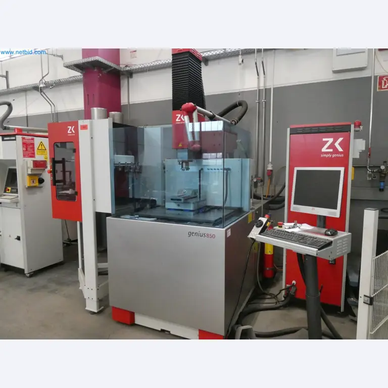 Engel Spritzgießmaschinen und Maschinen aus der Kunststoffindustrie-1