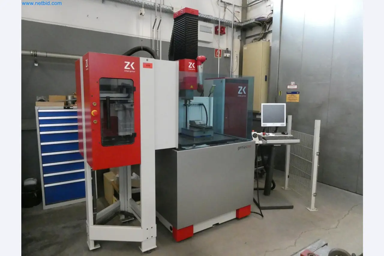 Engel Spritzgießmaschinen und Maschinen aus der Kunststoffindustrie-2