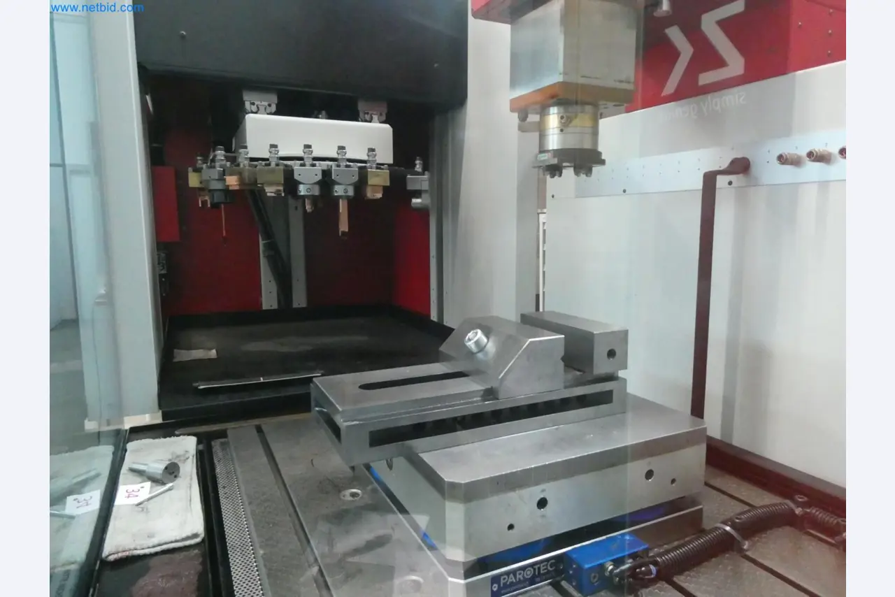 Engel Spritzgießmaschinen und Maschinen aus der Kunststoffindustrie-6