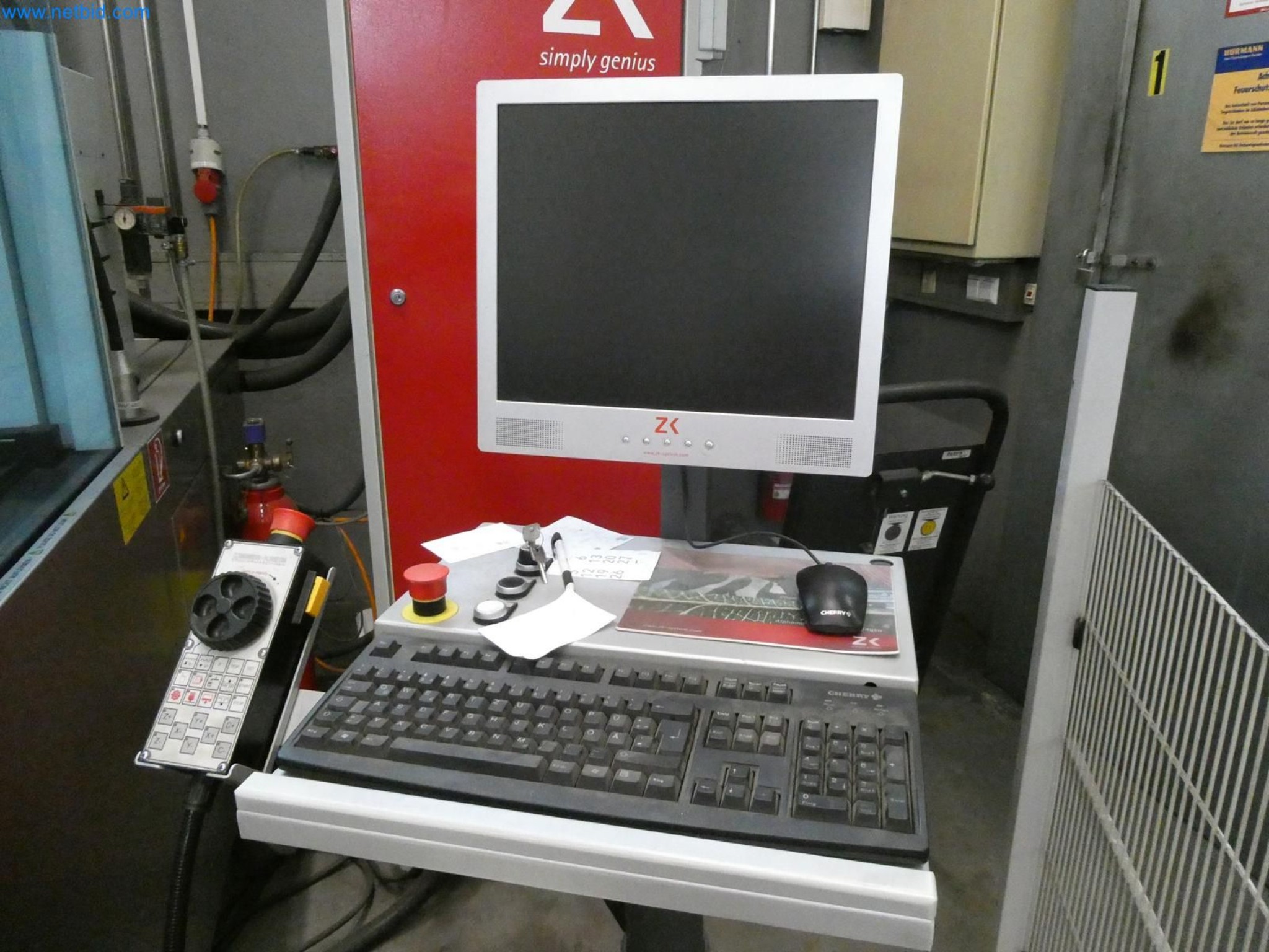 Engel Spritzgießmaschinen und Maschinen aus der Kunststoffindustrie-9