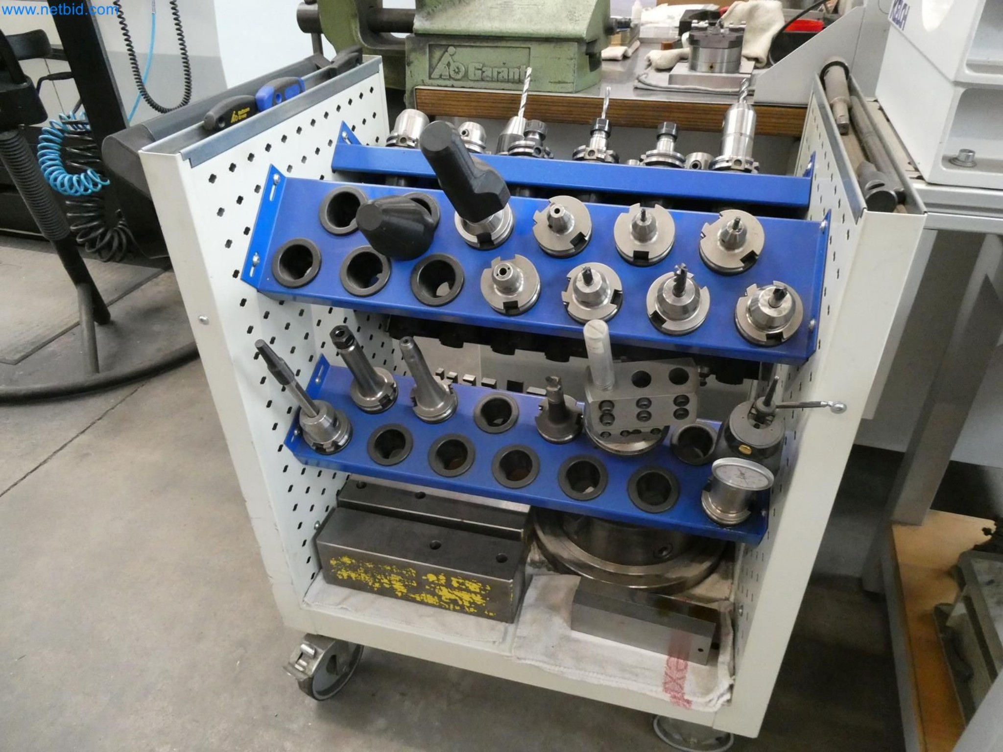 Engel Spritzgießmaschinen und Maschinen aus der Kunststoffindustrie-2