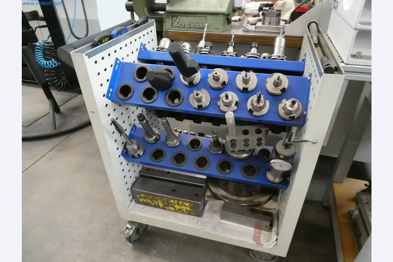 Engel Spritzgießmaschinen und Maschinen aus der Kunststoffindustrie-2