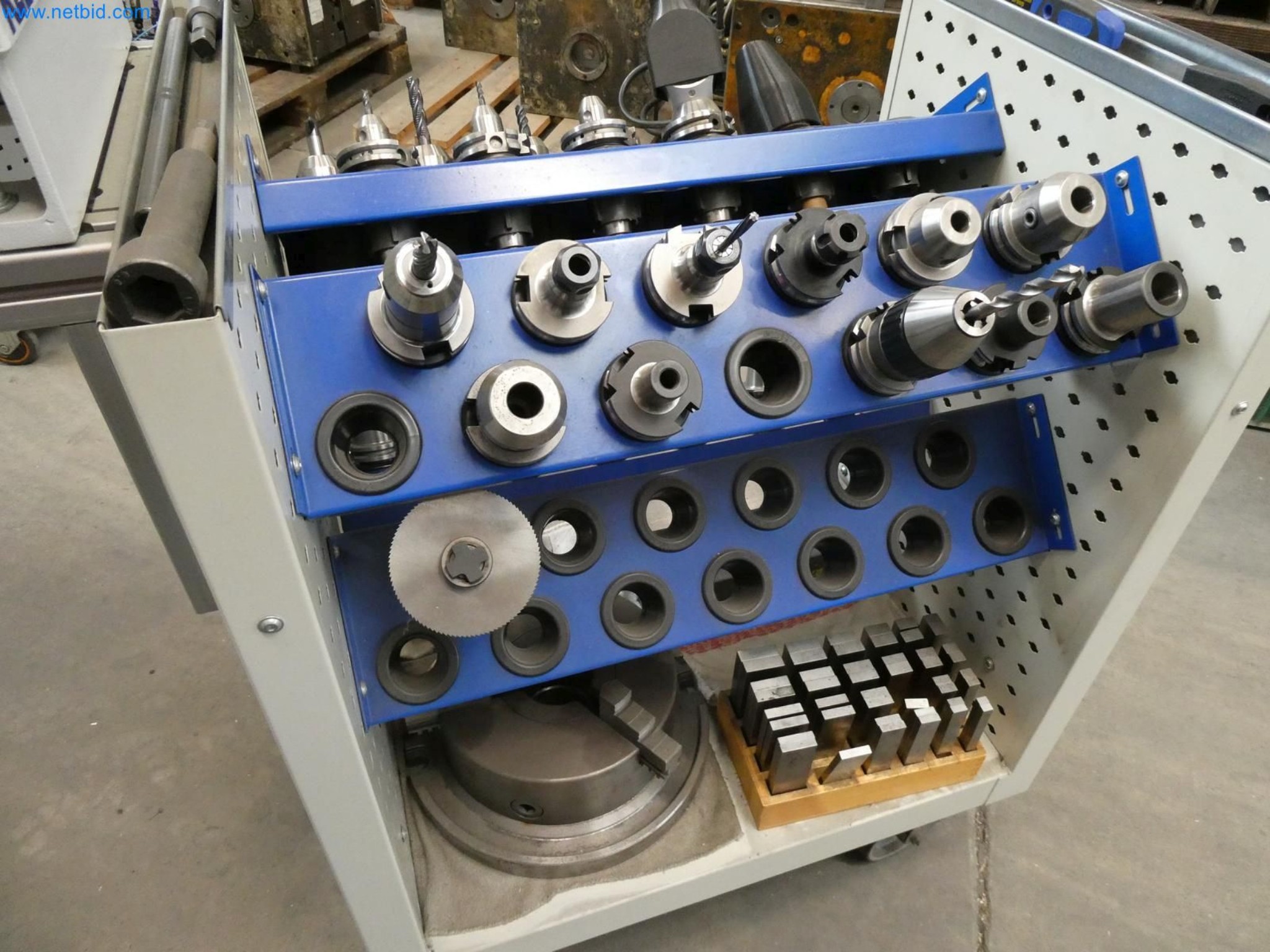 Engel Spritzgießmaschinen und Maschinen aus der Kunststoffindustrie-3