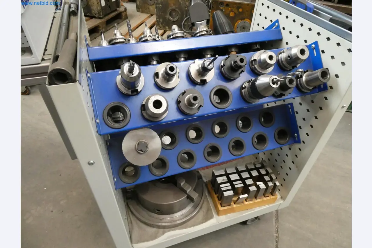 Engel Spritzgießmaschinen und Maschinen aus der Kunststoffindustrie-3