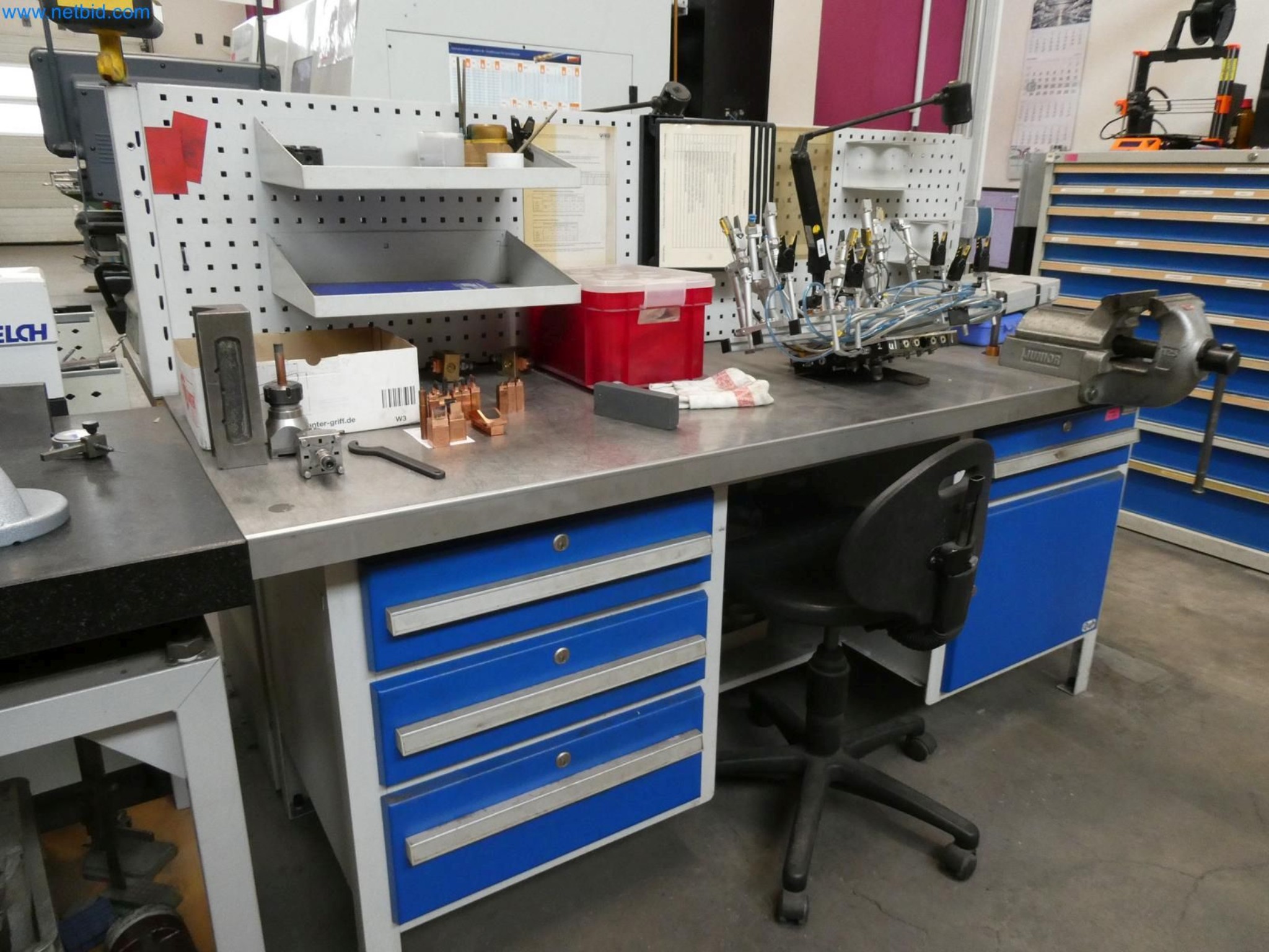 Engel Spritzgießmaschinen und Maschinen aus der Kunststoffindustrie-2