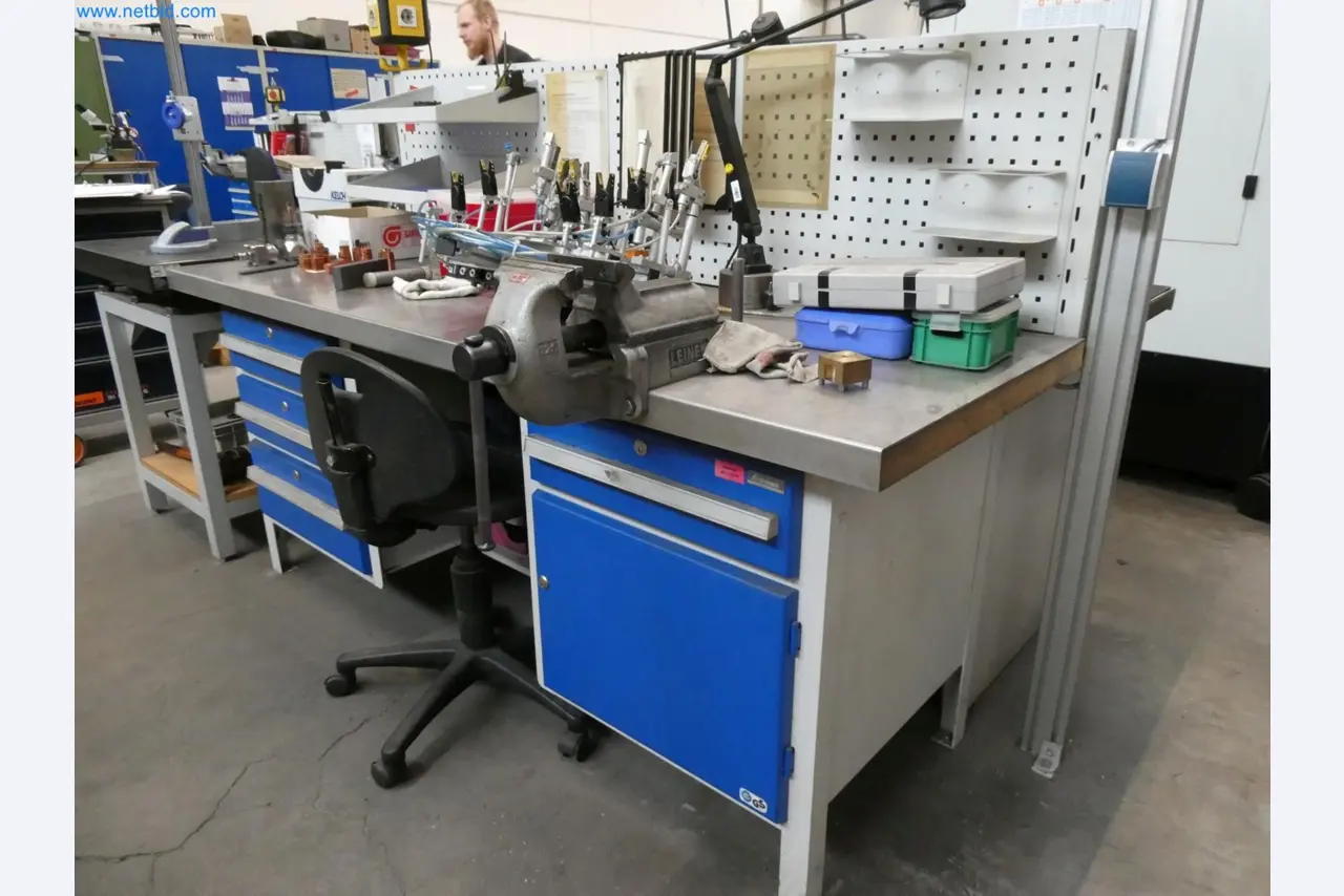 Engel Spritzgießmaschinen und Maschinen aus der Kunststoffindustrie-5