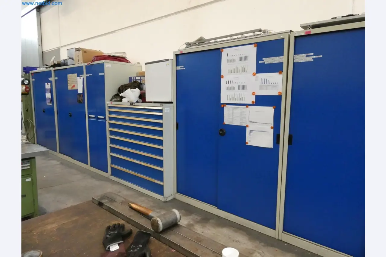 Engel Spritzgießmaschinen und Maschinen aus der Kunststoffindustrie-1