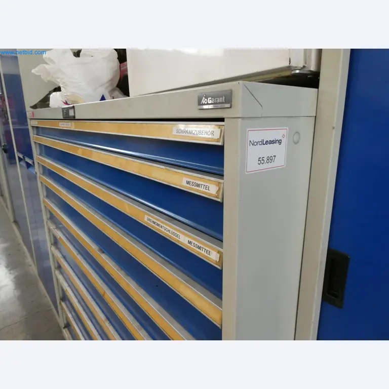 Engel Spritzgießmaschinen und Maschinen aus der Kunststoffindustrie-3