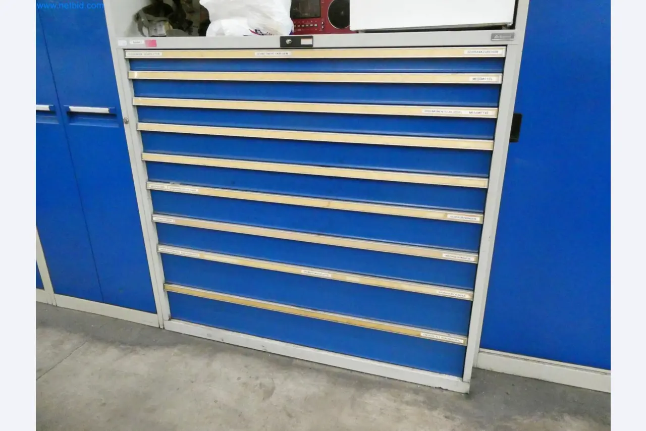 Engel Spritzgießmaschinen und Maschinen aus der Kunststoffindustrie-4