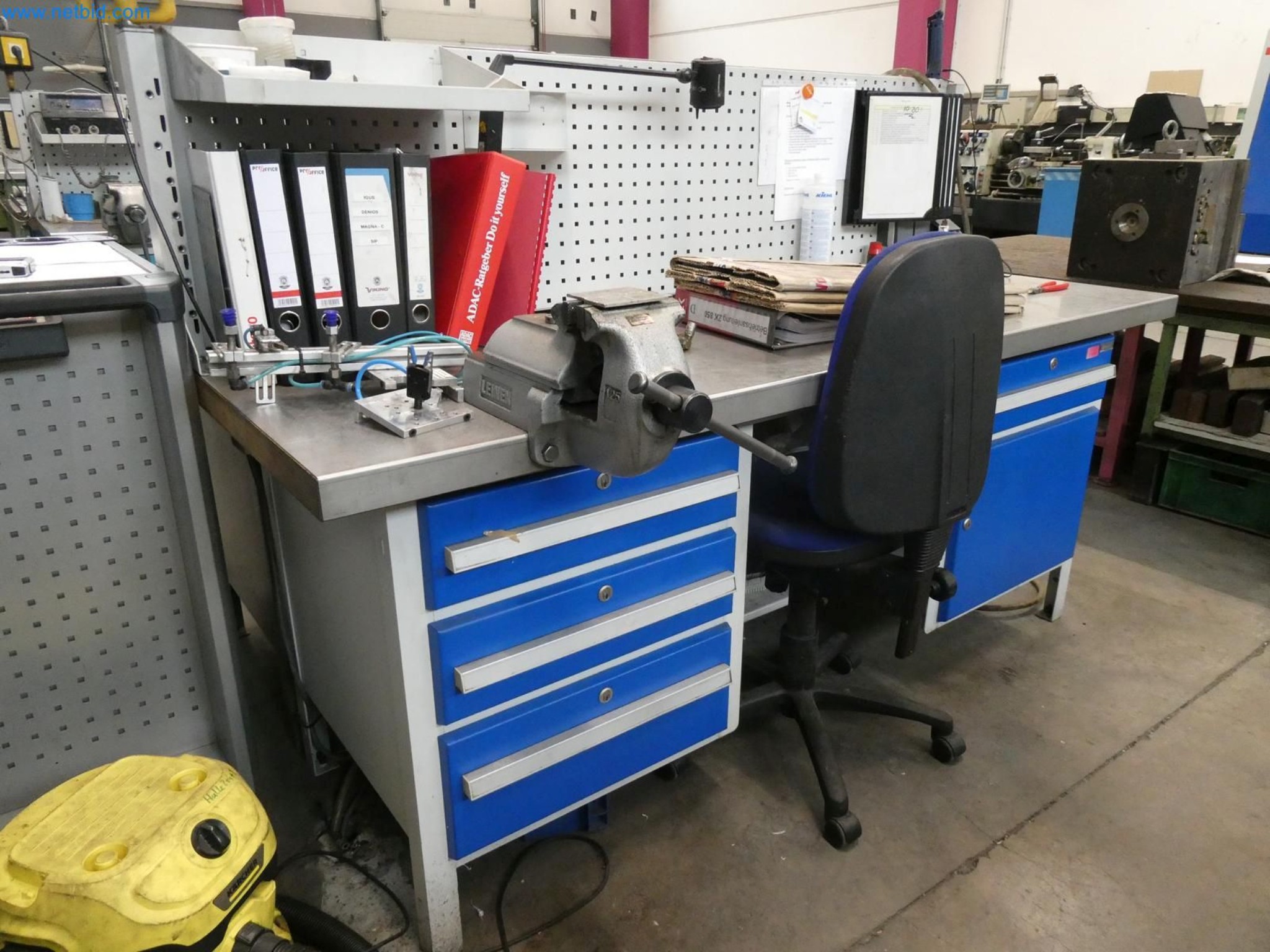 Engel Spritzgießmaschinen und Maschinen aus der Kunststoffindustrie-1