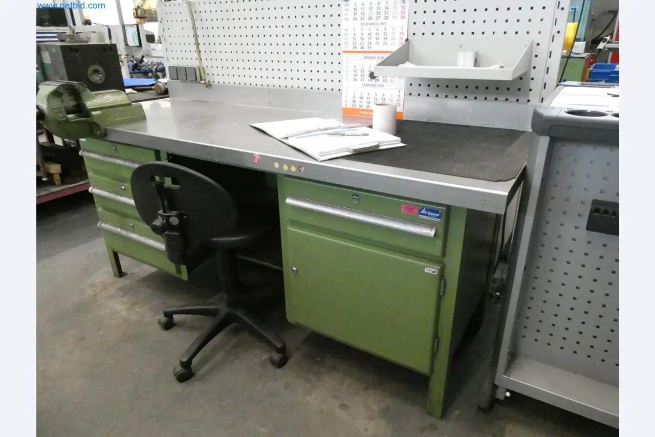 Engel Spritzgießmaschinen und Maschinen aus der Kunststoffindustrie-2