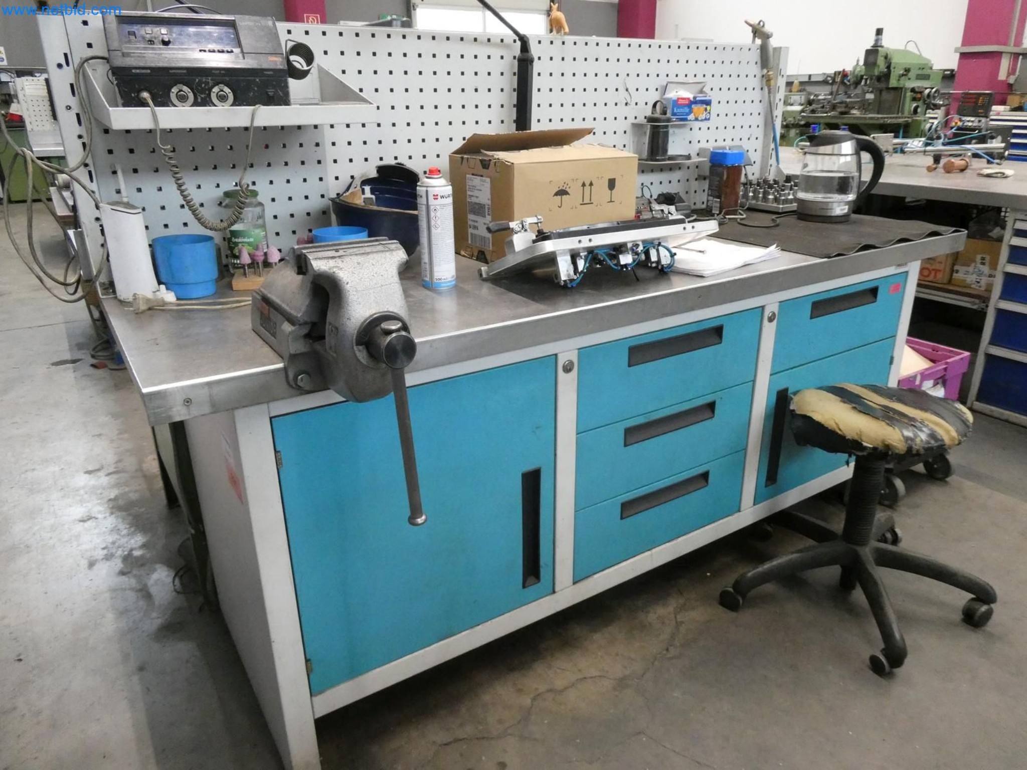 Engel Spritzgießmaschinen und Maschinen aus der Kunststoffindustrie-3