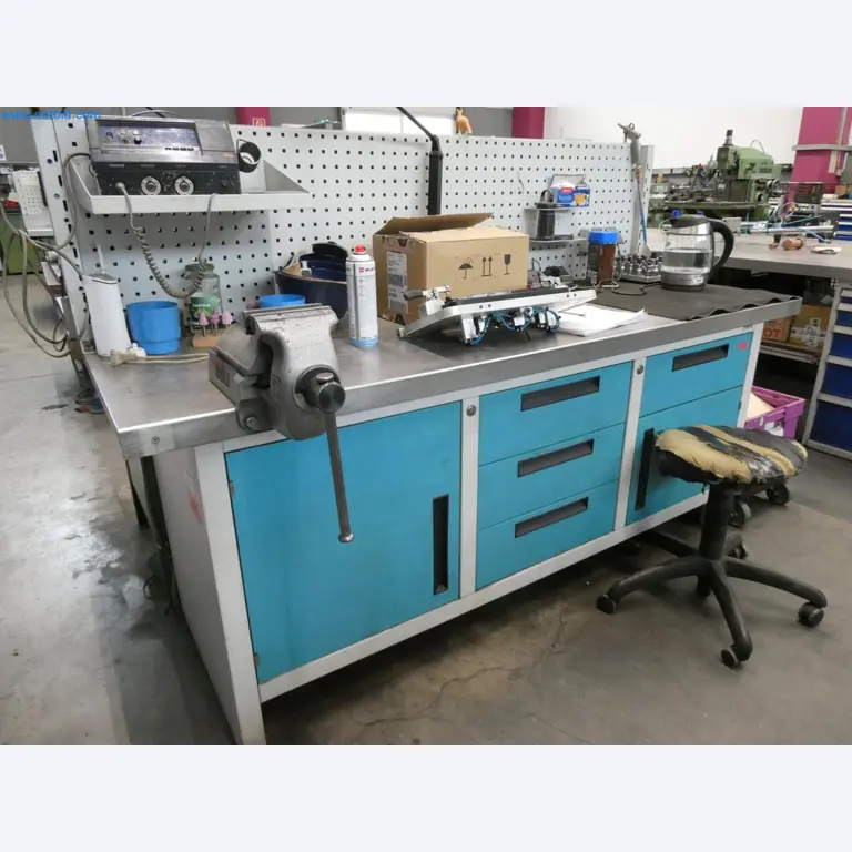 Engel Spritzgießmaschinen und Maschinen aus der Kunststoffindustrie-3