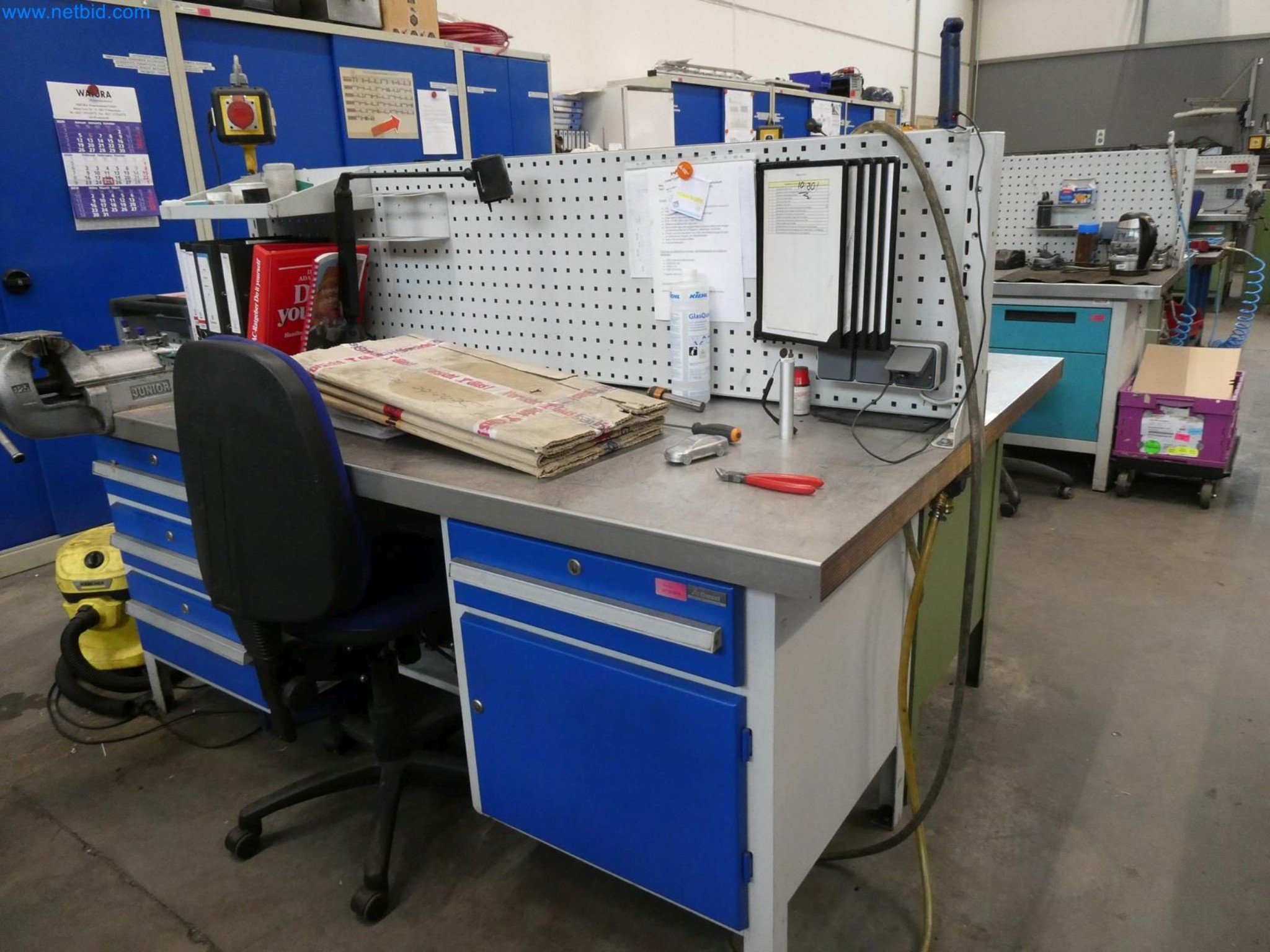 Engel Spritzgießmaschinen und Maschinen aus der Kunststoffindustrie-4